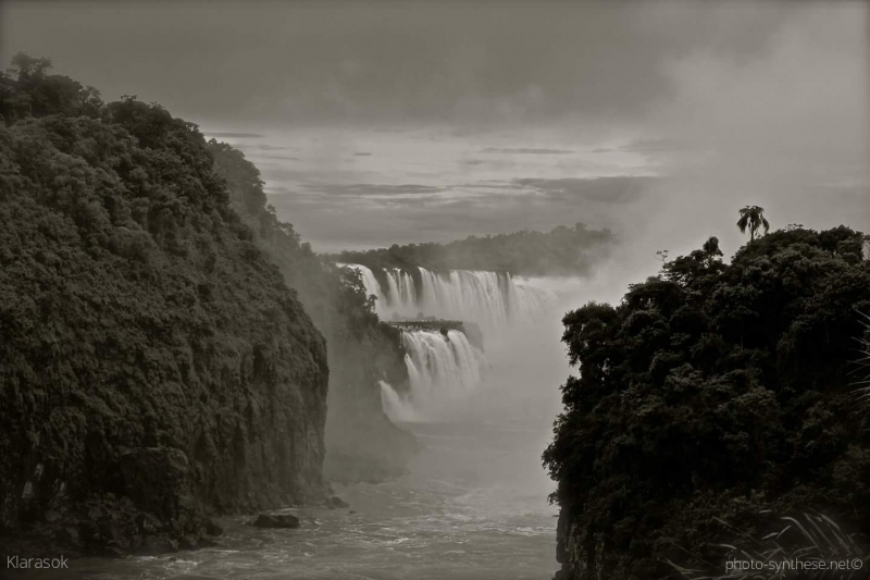 Photographie <em>"Rideau - Chutes d'IguazÃº côté argentin "</em> par <b>Klarasok</b>