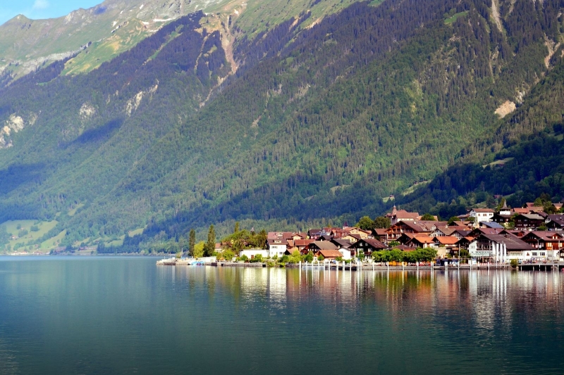 Photograph <em>"Brienz, Switzerland"</em> by <b>ElMxm</b>