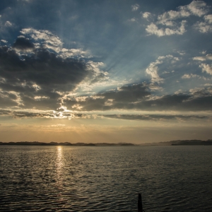 Photographie Soleil levant sur les cent îles par Esthalirioth